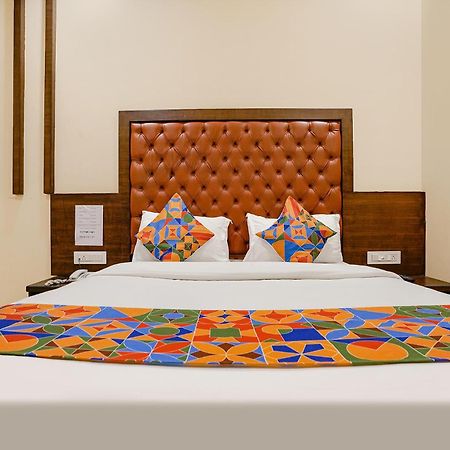Fabhotel Vertigo Suites - Nr Bkc ムンバイ エクステリア 写真