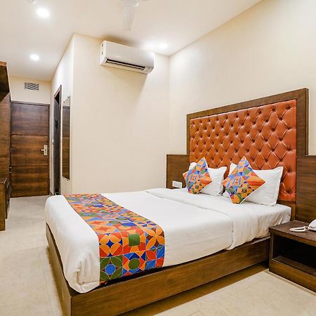 Fabhotel Vertigo Suites - Nr Bkc ムンバイ エクステリア 写真