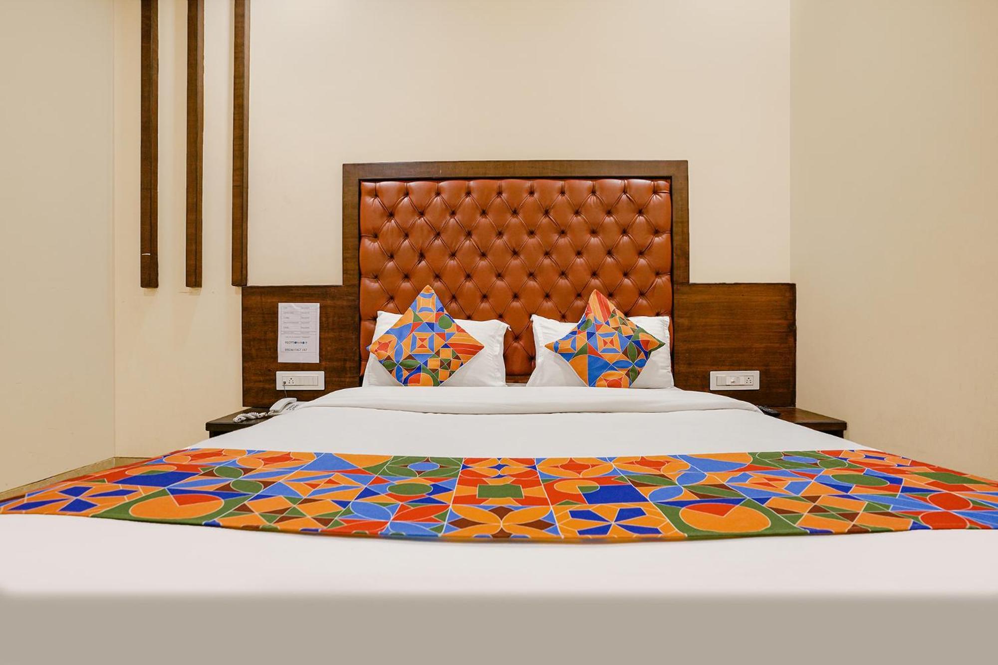 Fabhotel Vertigo Suites - Nr Bkc ムンバイ エクステリア 写真
