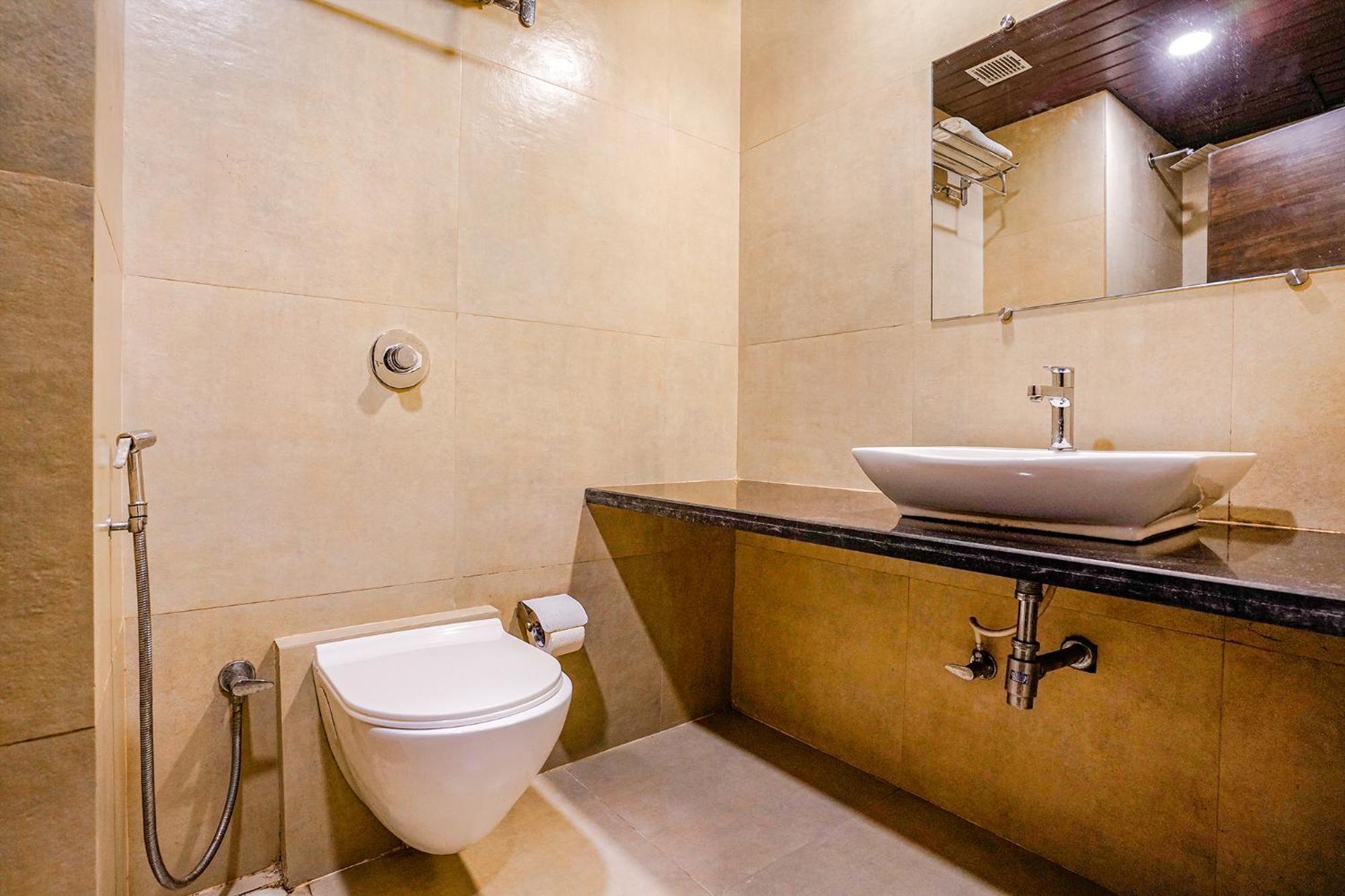 Fabhotel Vertigo Suites - Nr Bkc ムンバイ エクステリア 写真
