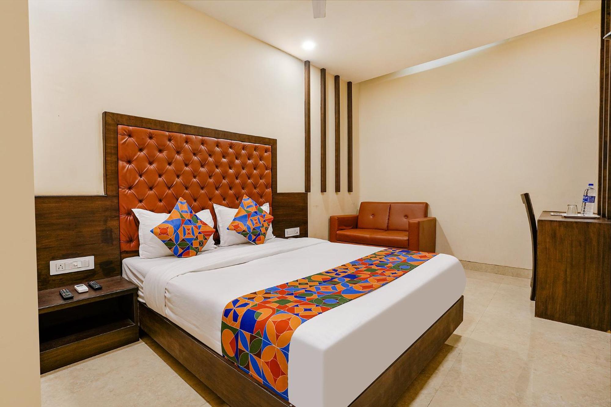 Fabhotel Vertigo Suites - Nr Bkc ムンバイ エクステリア 写真